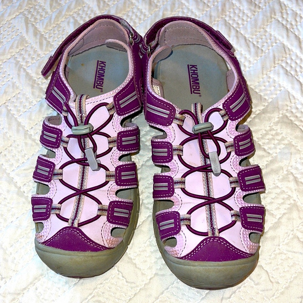 KHOMBU SANDALS